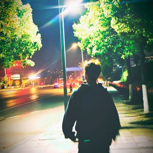 主播户外勾塔白天
